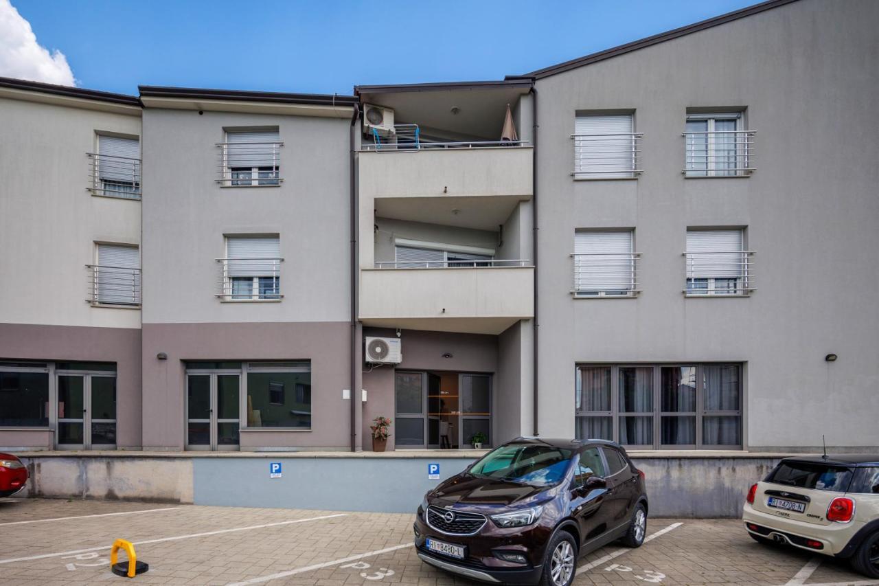 Terra 5 Deluxe Apartment On The Ground Floor With Private Parking Rijeka Exteriér fotografie